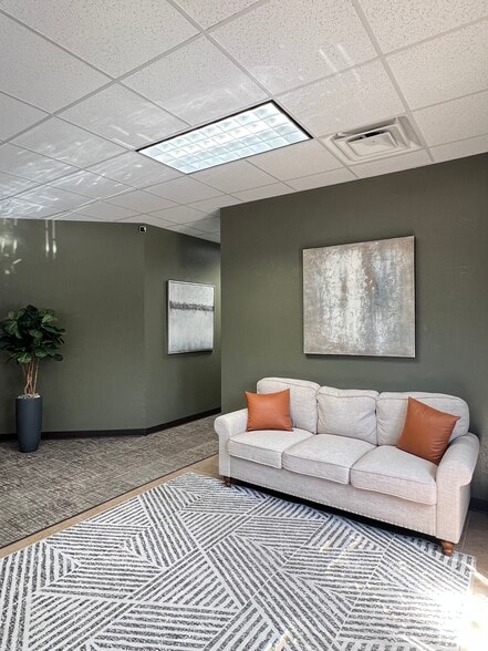 More Photos Of MacArthur Blvd, Oklahoma City Office For Lease