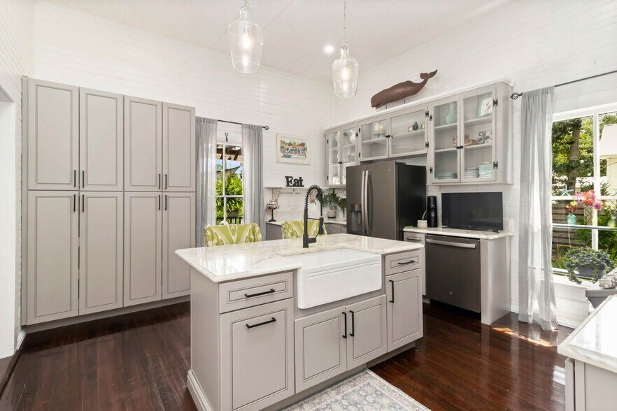 More Photos Of 201 8th St, Port Saint Joe Office For Sale