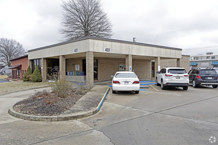 More Photos Of 401 N 2nd St, Rogers Office For Lease