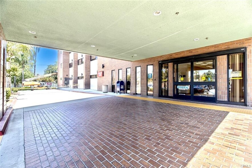 More Photos Of 9041 Magnolia Ave, Riverside Medical For Sale