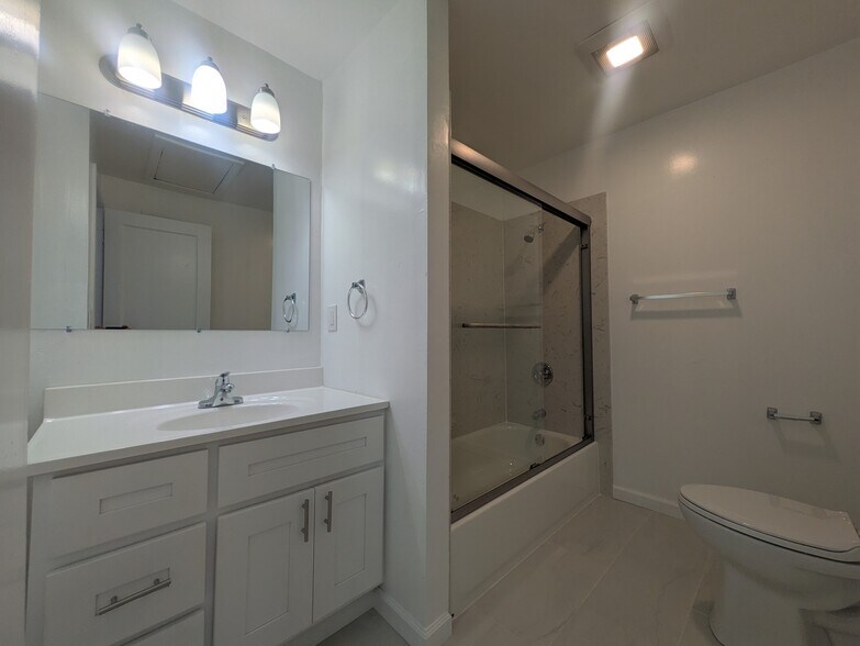 More Photos Of 194 S 24th St, San Jose Storefront Retail Residential For Sale