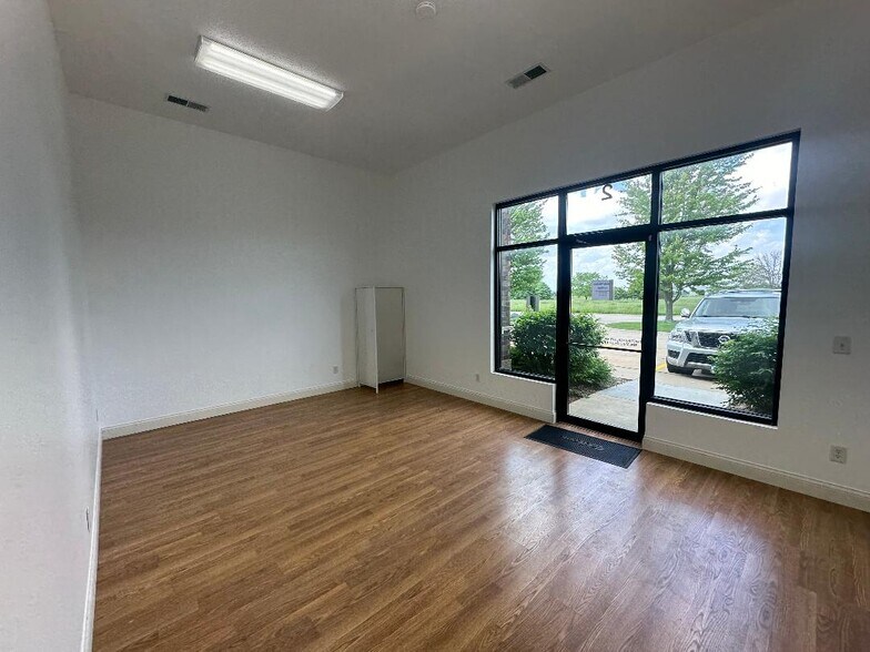 More Photos Of 580 Madison Ave, North Liberty Office For Lease