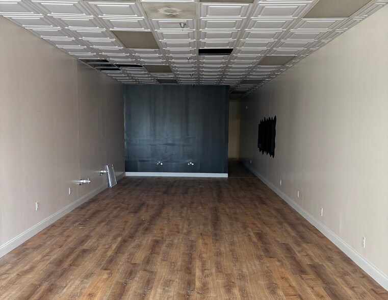 More Photos Of 19600-19654 W 130th St, Strongsville General Retail For Lease