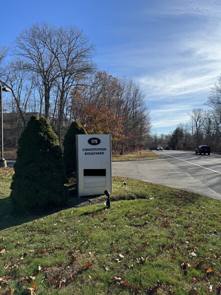 More Photos Of 175 Constitution Blvd S, Shelton Flex For Sale