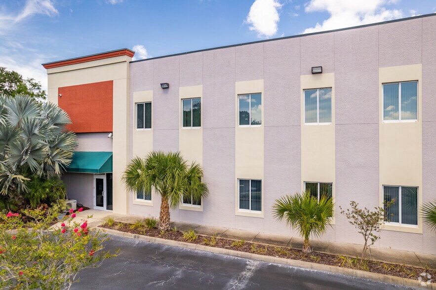 More Photos Of 12595 71st Ct, Largo Manufacturing For Lease