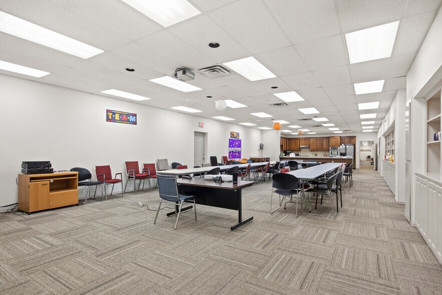 More Photos Of 412 Texas Highway 37, Mount Vernon Medical For Sale