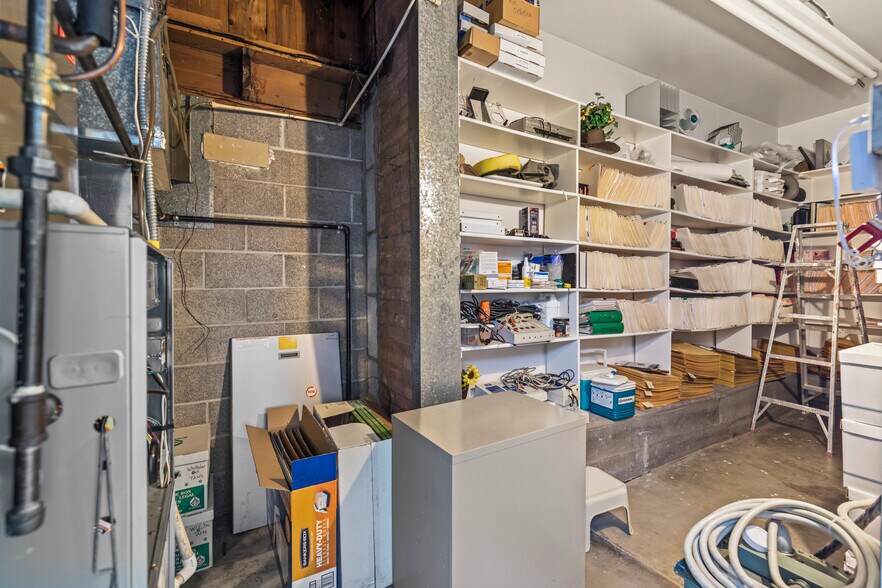 More Photos Of 458 Main st, Richfield Freestanding For Sale