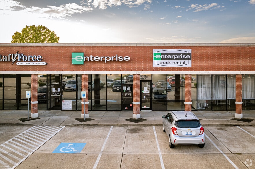 More Photos Of 11925 Southwest Fwy, Stafford Unknown For Lease