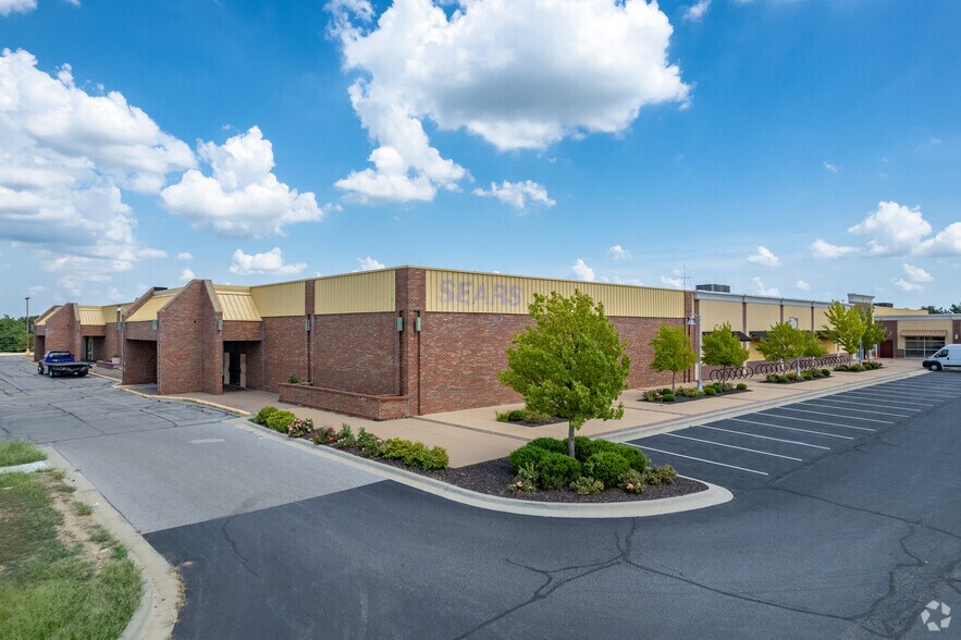 More Photos Of 5330 NE Chouteau Trfy, Kansas City Storefront For Lease