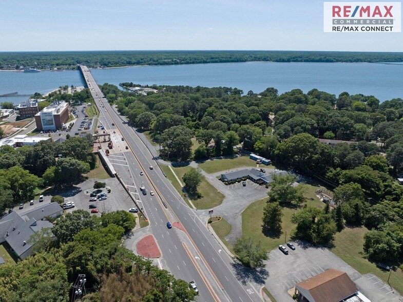More Photos Of 1408 George Washington Mem Hwy, Gloucester Point Hotel For Sale