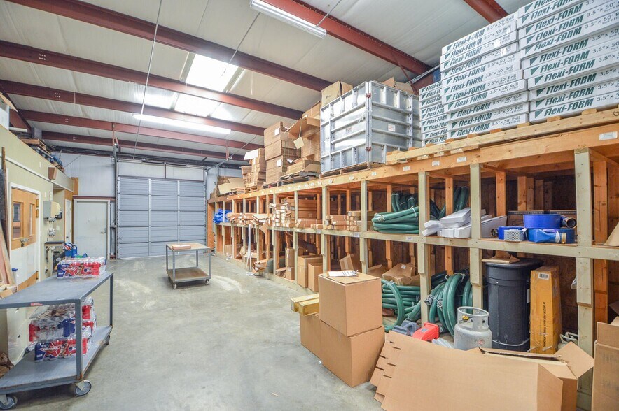 More Photos Of 415 Wilkins Wise Rd, Columbus Showroom For Sale