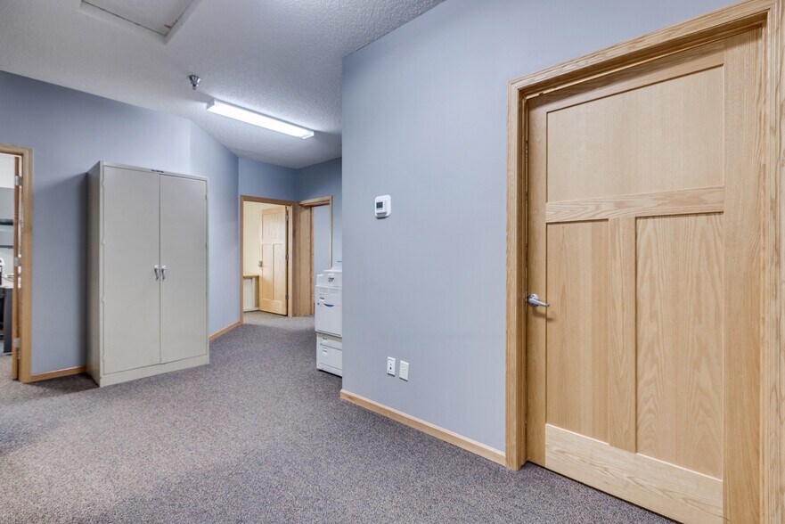 More Photos Of 2127 County Road D E, Maplewood Office For Sale