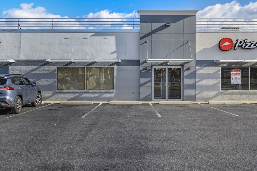 More Photos Of 1550 E Market St, Harrisonburg Storefront Retail Office For Lease
