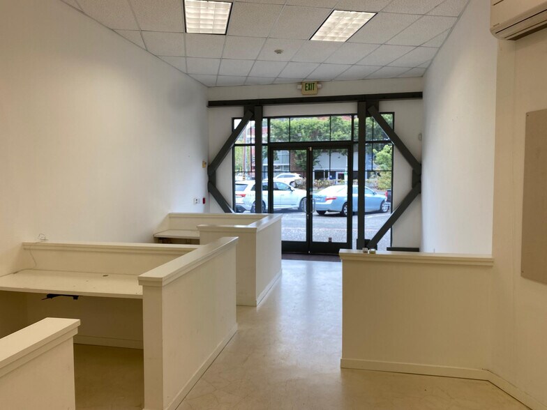 More Photos Of 251-251 Sir Francis Drake Blvd, San Anselmo General Retail For Sale