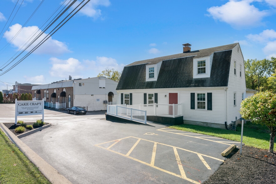 More Photos Of 3341 Dayton-xenia Rd, Dayton Storefront Retail Office For Sale