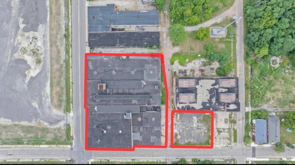 More Photos Of 4444 Lawton Ave, Detroit Warehouse For Sale
