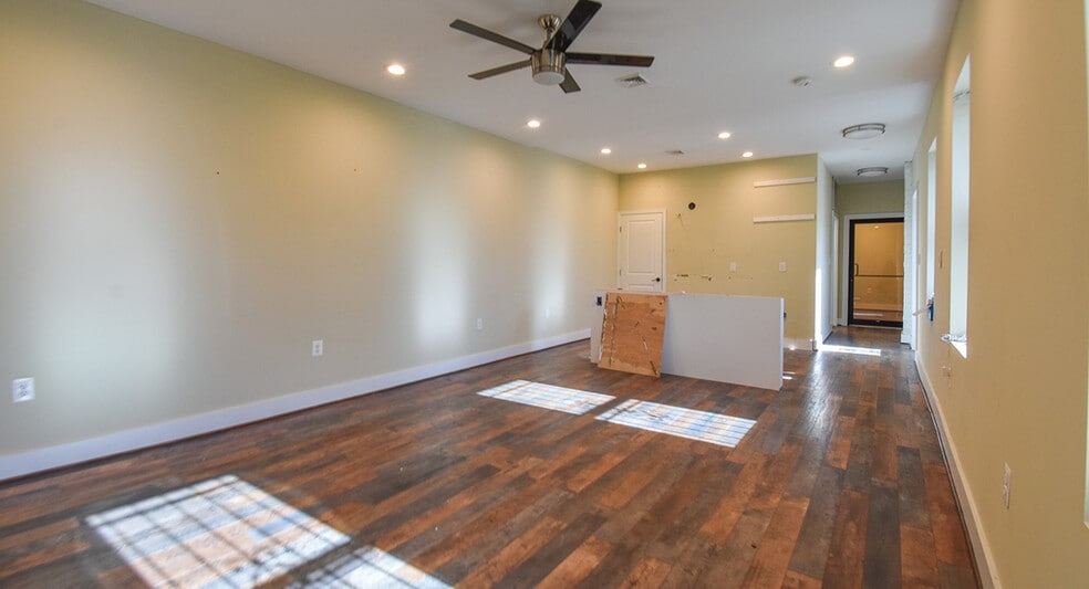 More Photos Of 920-922 M St SE, Washington Office For Sale