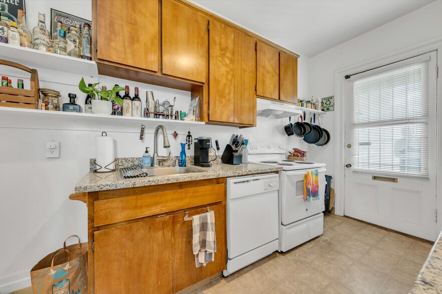 More Photos Of 1021 H St, Sacramento Apartments For Sale