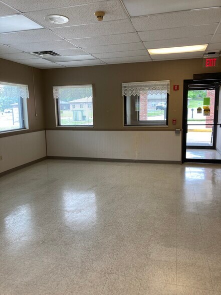More Photos Of 1916 Boggs Creek Rd, Jefferson City Medical For Sale
