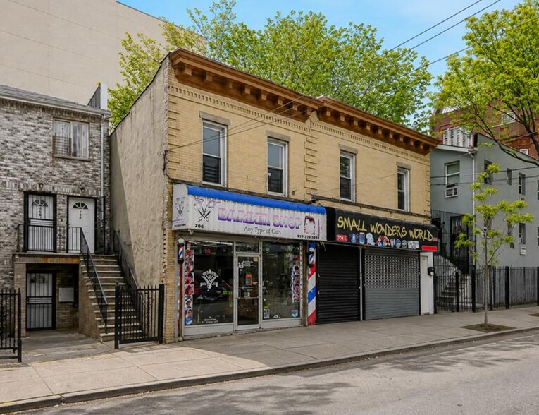 More Photos Of 704-706 E 183rd St, Bronx Office Residential For Sale