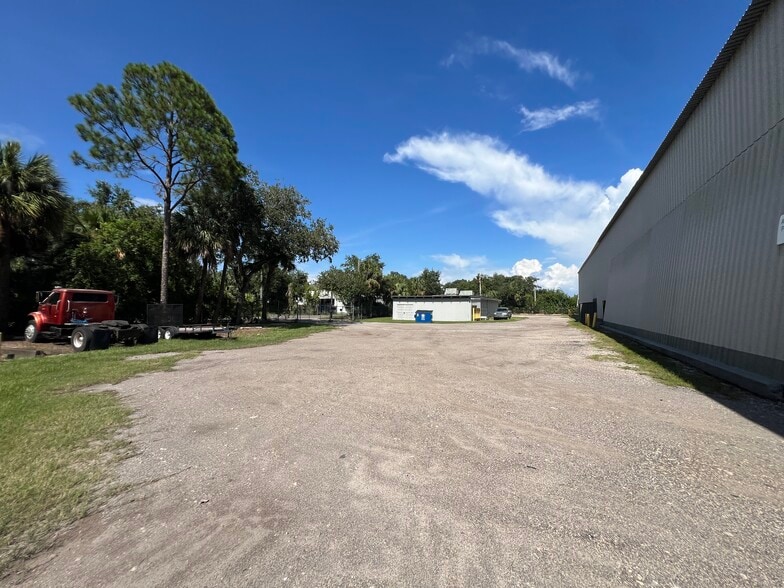 More Photos Of 5101 S 24th Ave, Tampa Manufacturing For Sale