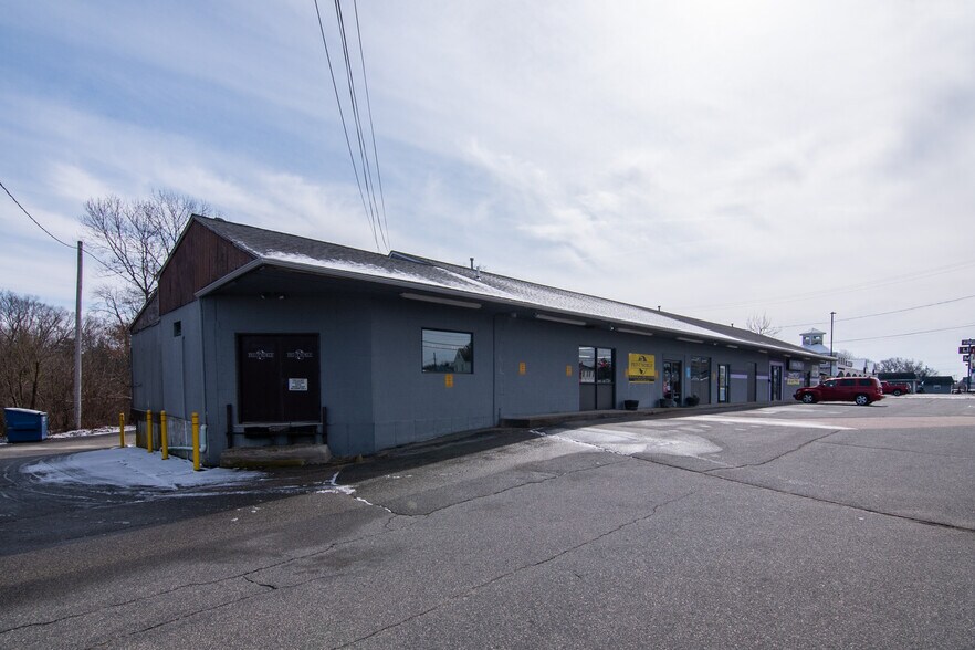 More Photos Of Post @ Post & Namcook Rds., North Kingstown Unknown For Lease