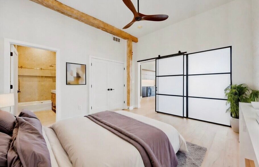 More Photos Of 32-34 S Strawberry St, Philadelphia Loft Creative Space For Sale