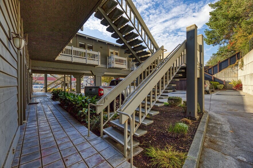 More Photos Of 51 Moraga Way, Orinda Office For Lease