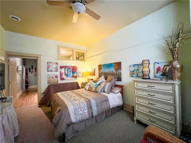 More Photos Of 118 N Main St, Butler Restaurant For Sale