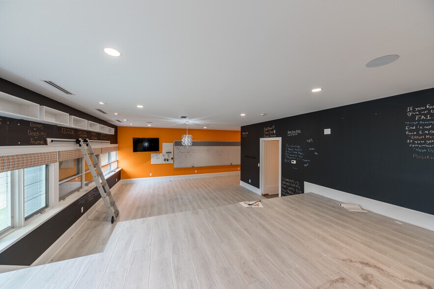 More Photos Of 145 School Rd, Mount Morris Office For Sale