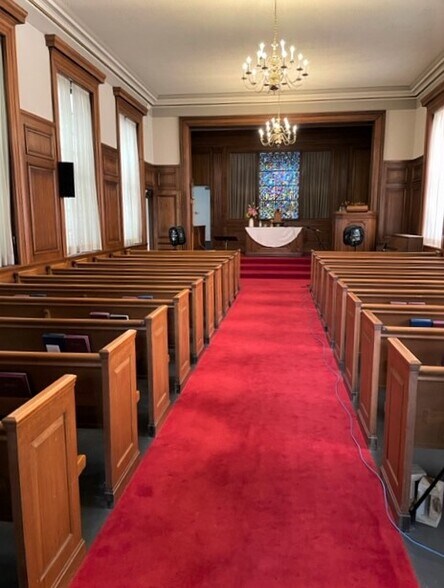 More Photos Of 121 N Fitzhugh St, Rochester Religious Facility For Lease