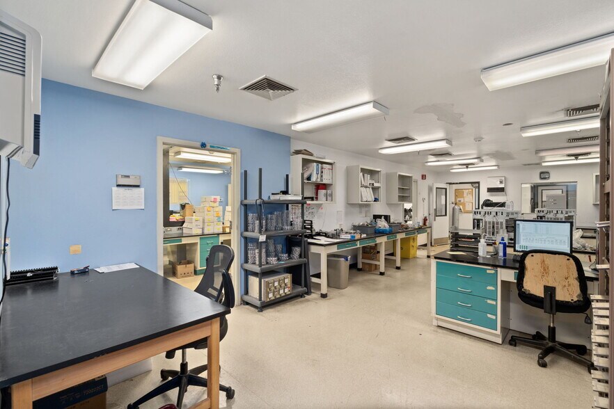 More Photos Of 225 Commerce Dr, Fort Collins Warehouse For Sale