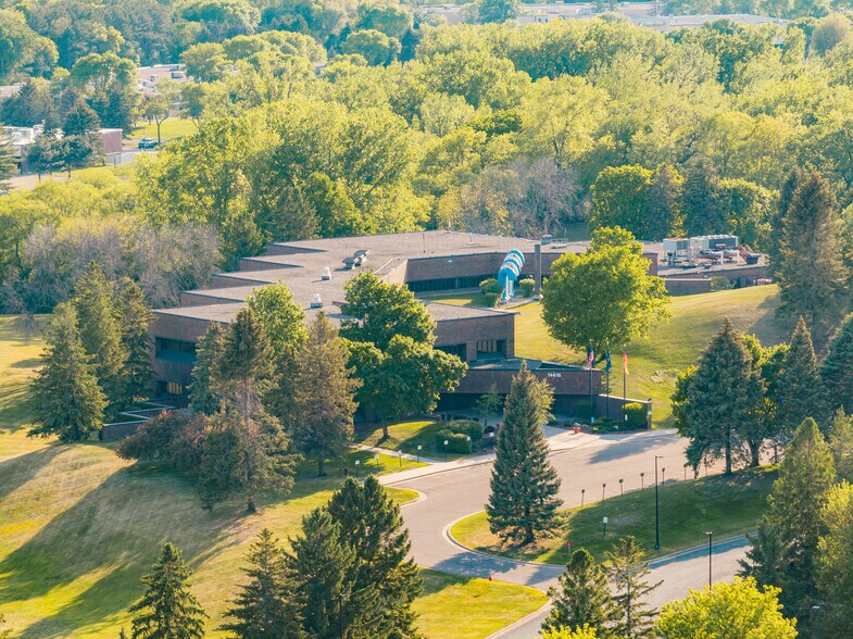 More Photos Of 14615 Lone Oak Rd, Eden Prairie Office For Sale