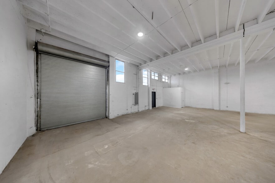 More Photos Of 3916-3920 NW 32nd Ave, Miami Warehouse For Lease