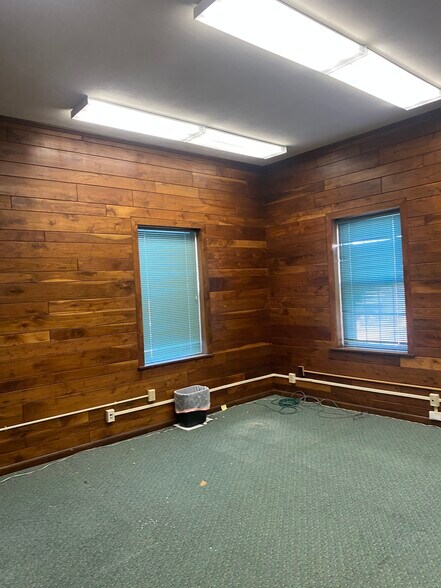 More Photos Of 326 N Wayne St, Piqua Office For Lease