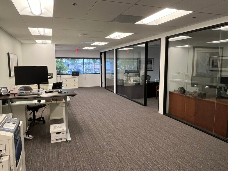 More Photos Of 21081 S Western Ave, Torrance Office For Lease