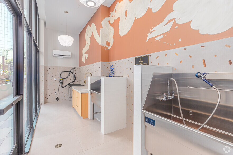 More Photos Of 1331 Columbia St, San Diego Apartments For Lease