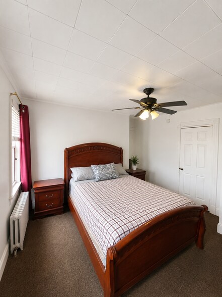 More Photos Of 9625 95th Ave, Ozone Park Flex For Sale