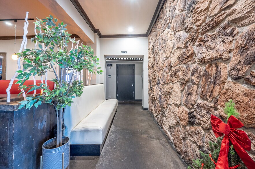 More Photos Of 39 Lake Avenue Ext, Danbury Freestanding For Lease