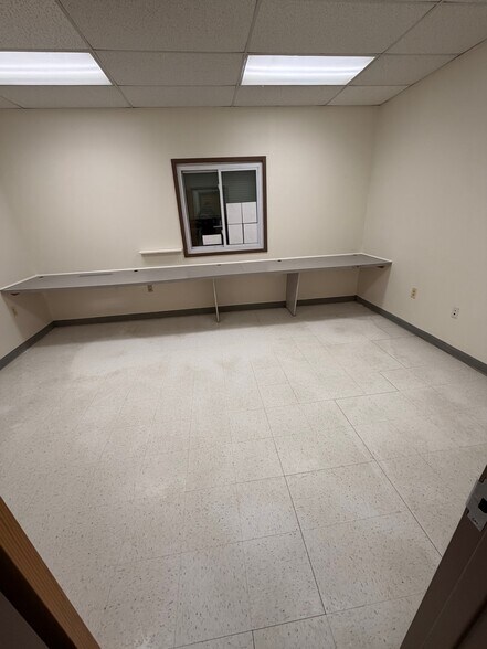More Photos Of 10920 Pump House Rd, Jessup Warehouse For Lease