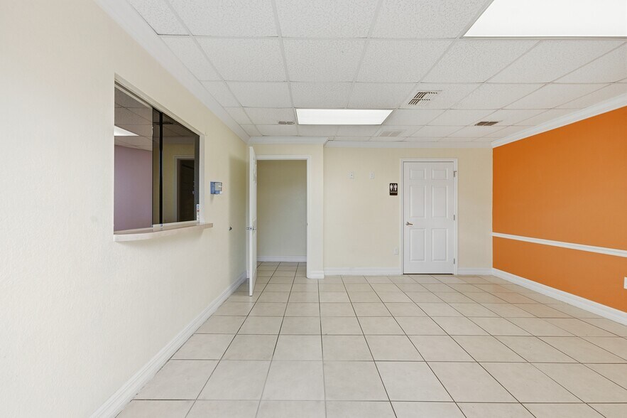 More Photos Of 11151 Spring Hill Dr, Spring Hill Medical For Sale