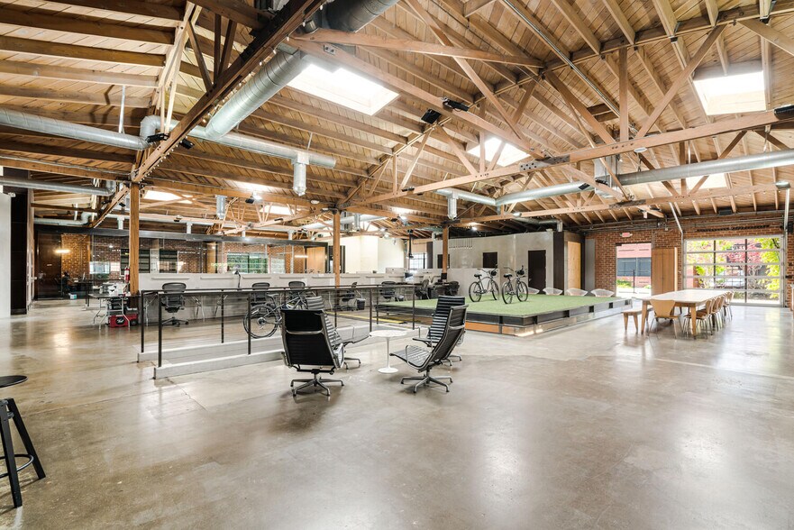 More Photos Of 2210 Broadway, Santa Monica Loft Creative Space For Lease