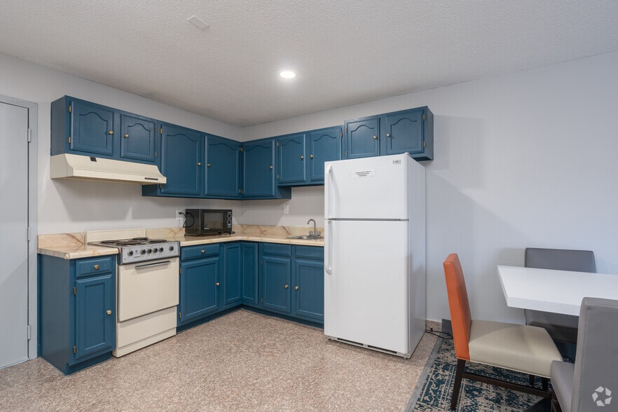 More Photos Of 419 Suedberg Rd, Pine Grove Hotel For Sale