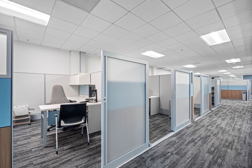 More Photos Of 6801 E Hillsborough Ave, Tampa Office Residential For Lease