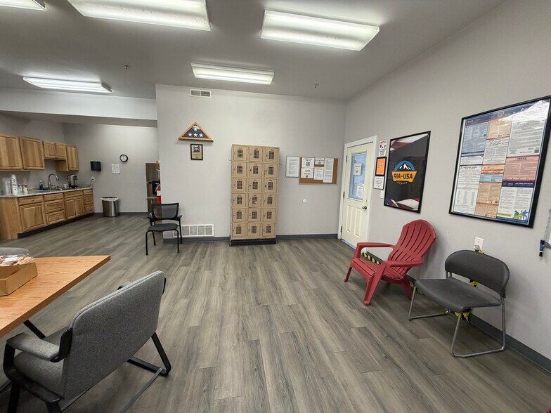 More Photos Of 2331 W Park Ave, Cedar City Distribution For Sale