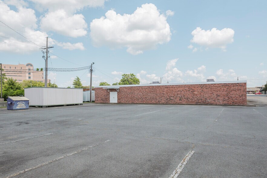More Photos Of 1807 Tower Dr, Monroe Office For Sale
