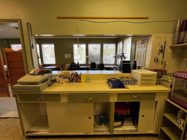 More Photos Of 99 3rd St, Maupin Restaurant For Sale