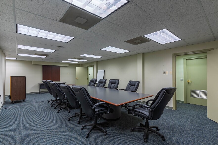 More Photos Of 1522 Mcdaniel Dr, West Chester Office For Sale