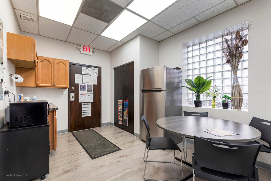 More Photos Of 720 Lake St, Oak Park Medical For Sale