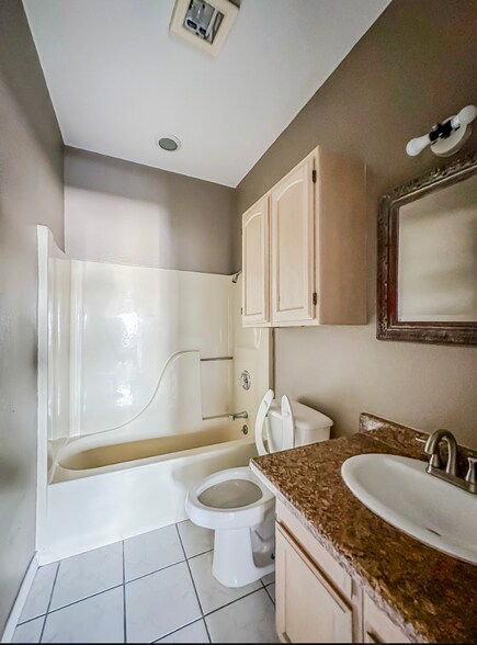More Photos Of 5918 McPherson Rd, Laredo Loft Creative Space For Sale